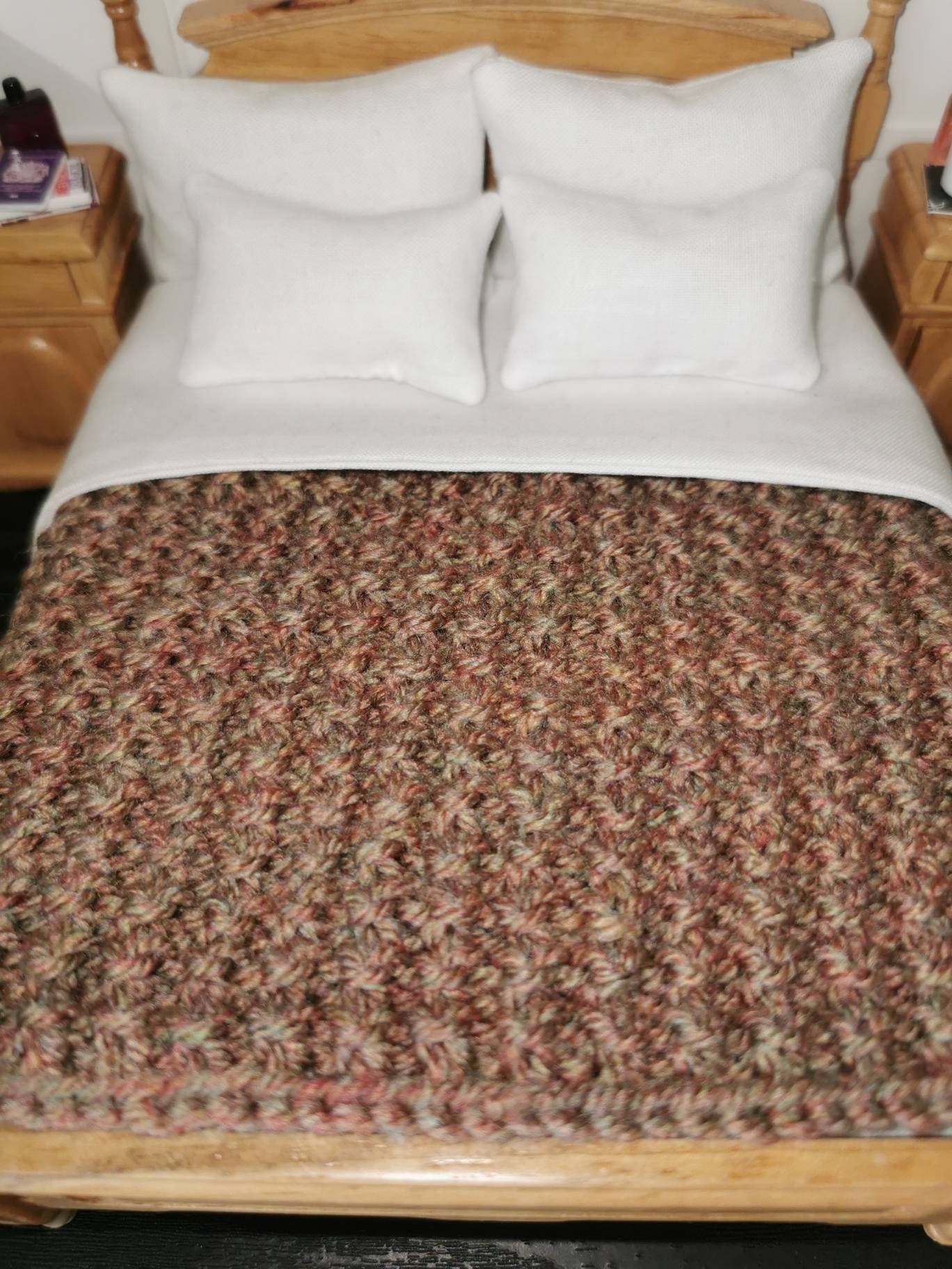 Brown Blanket | 1:12th Scale | Hand Knitted - ZJ Miniatures