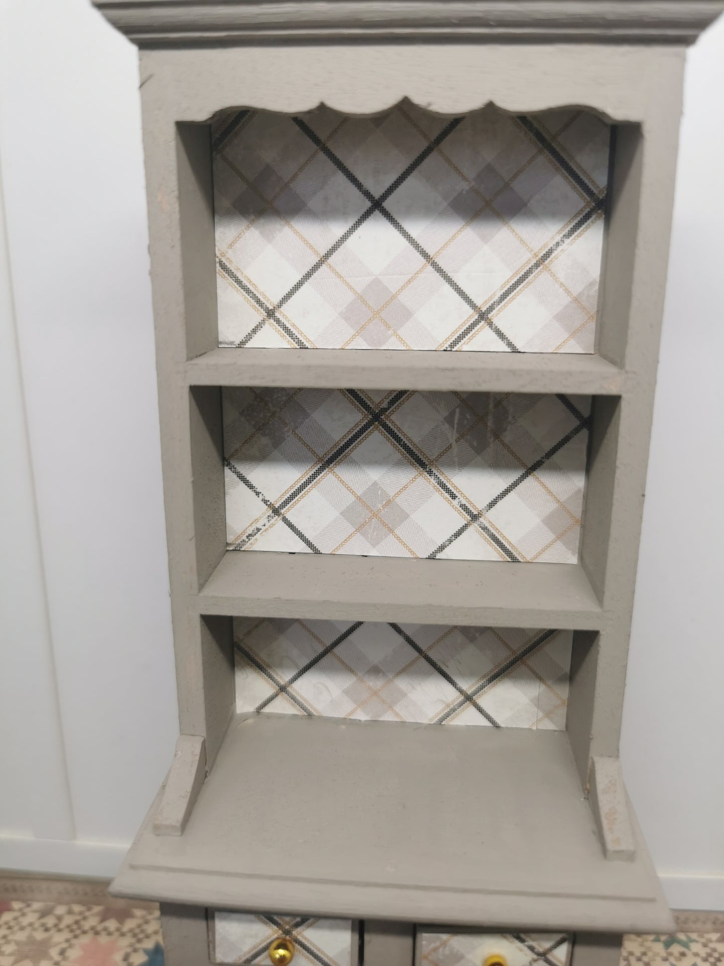 Grey Check Dresser | 1:12th Scale | Hand Finished