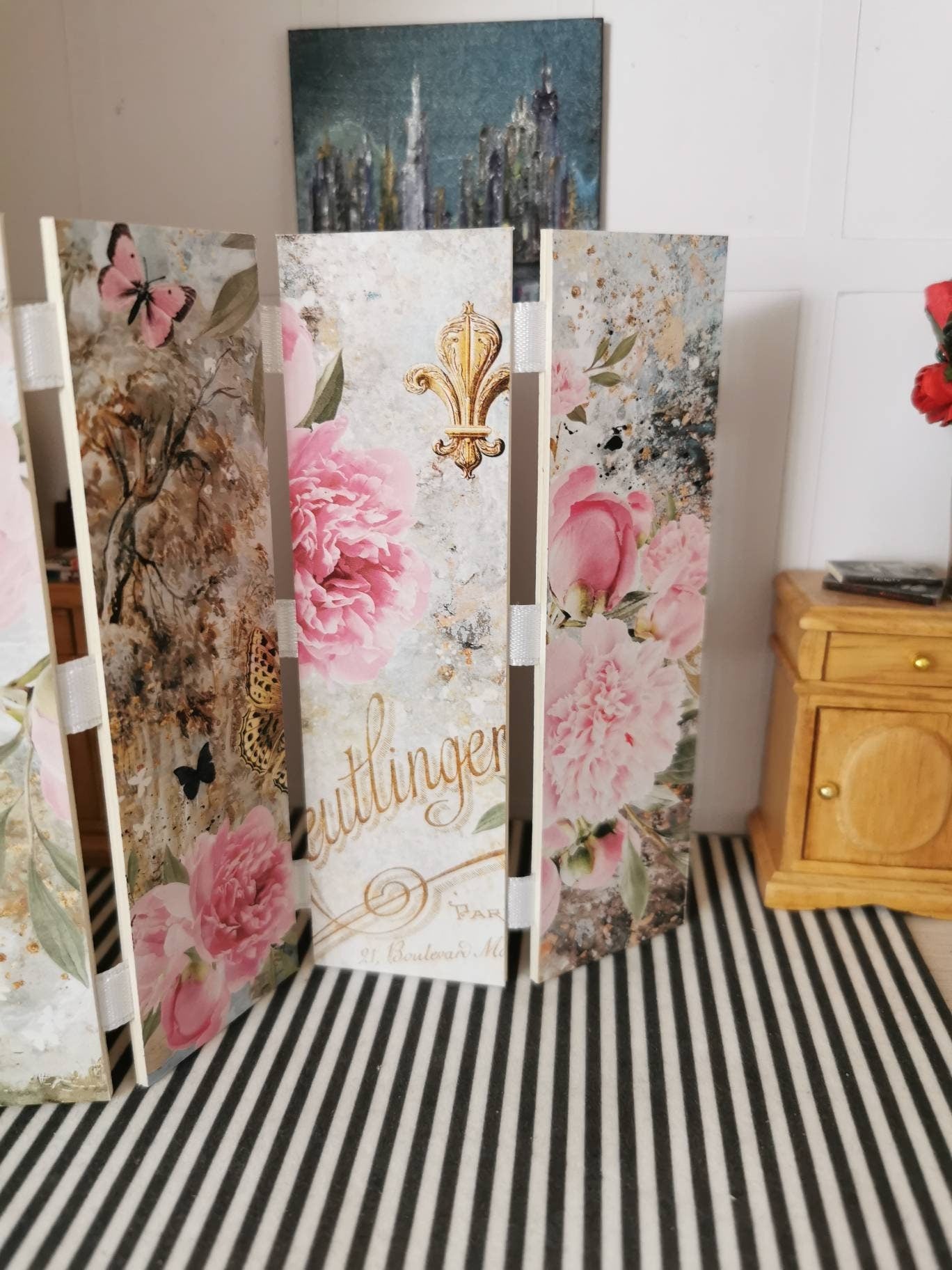 Gold/Pink Floral Folding Screen | 1:12th Scale | Handmade - ZJ Miniatures 