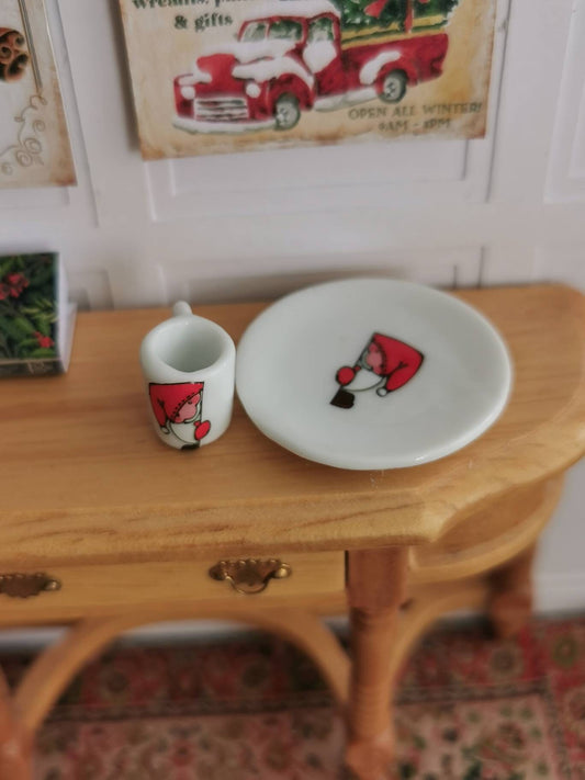 Peeking Elf Christmas Plate & Mug Set | 1:12th Scale | Hand Finished