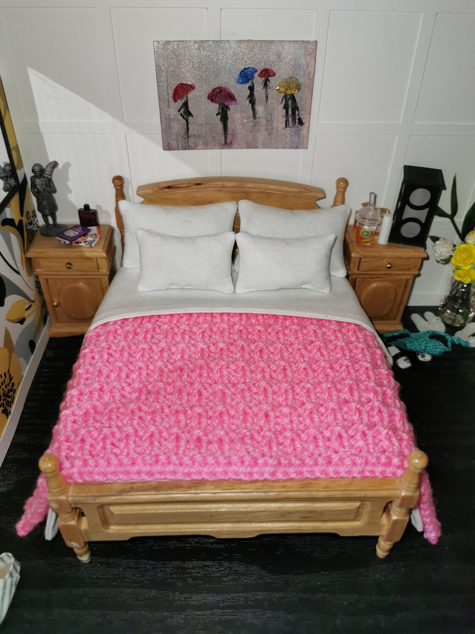 Pink Blanket | 1:12th Scale | Hand Knitted - ZJ Miniatures 