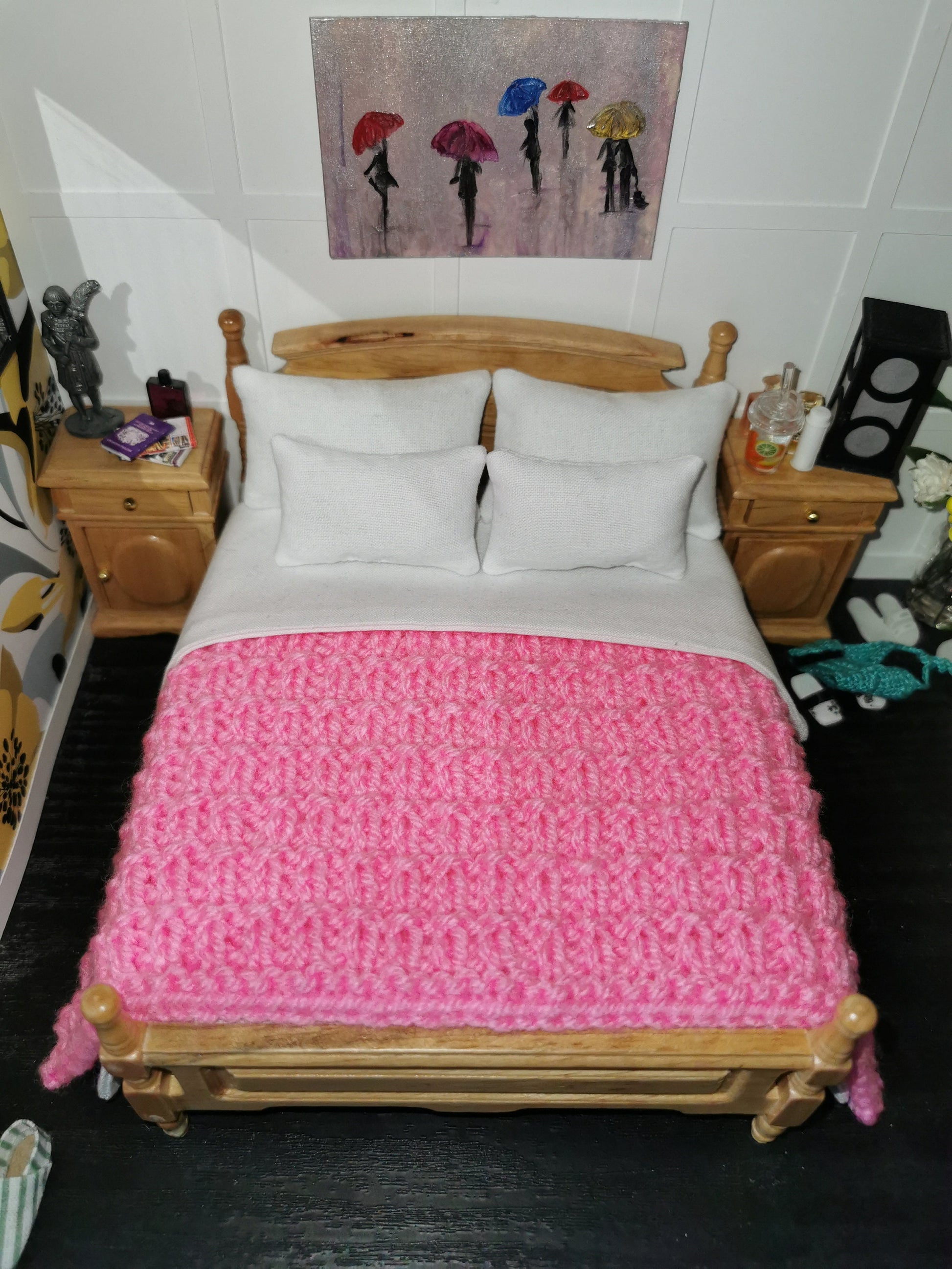 Pink Blanket | 1:12th Scale | Hand Knitted - ZJ Miniatures 