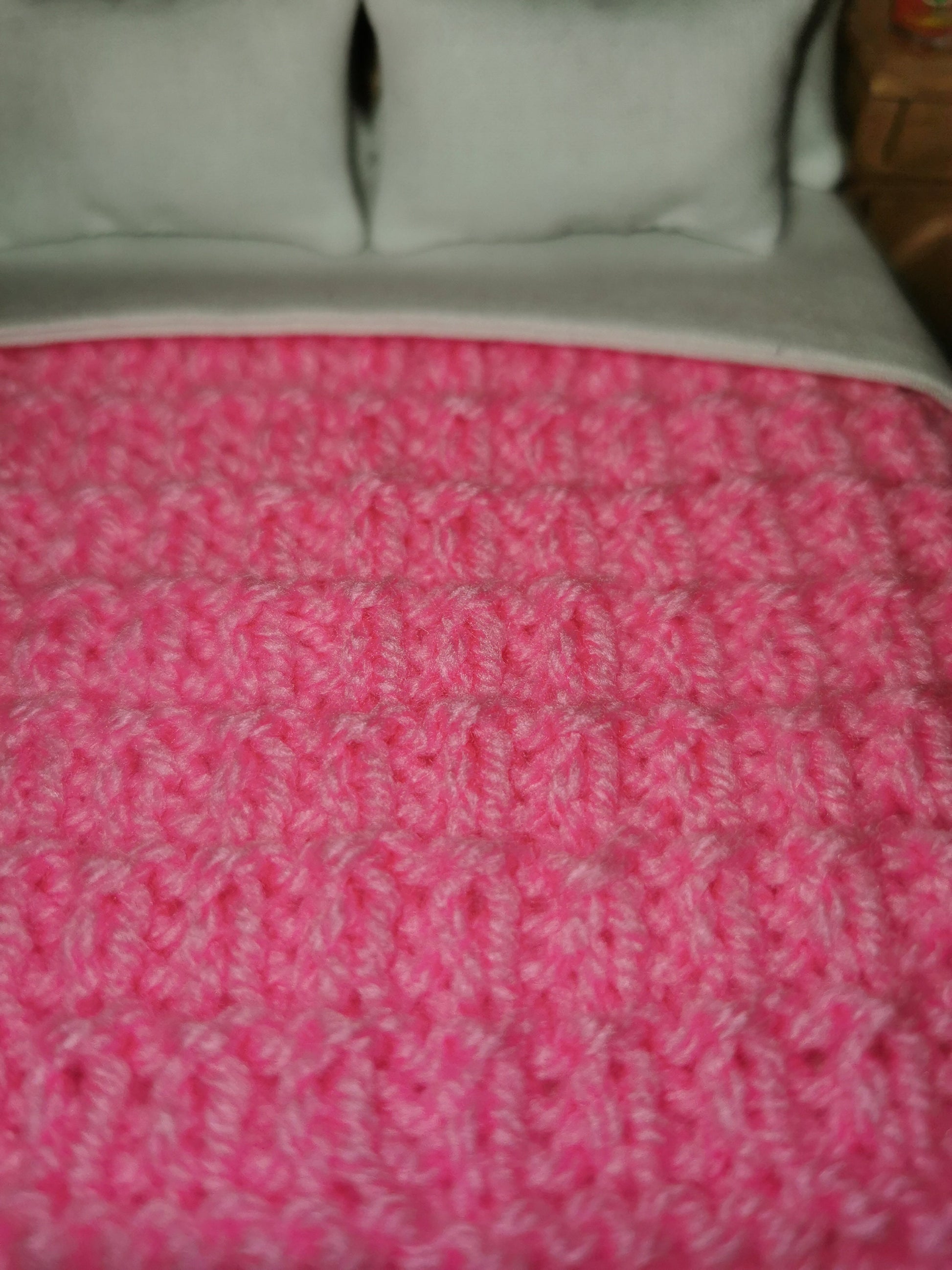 Pink Blanket | 1:12th Scale | Hand Knitted - ZJ Miniatures 