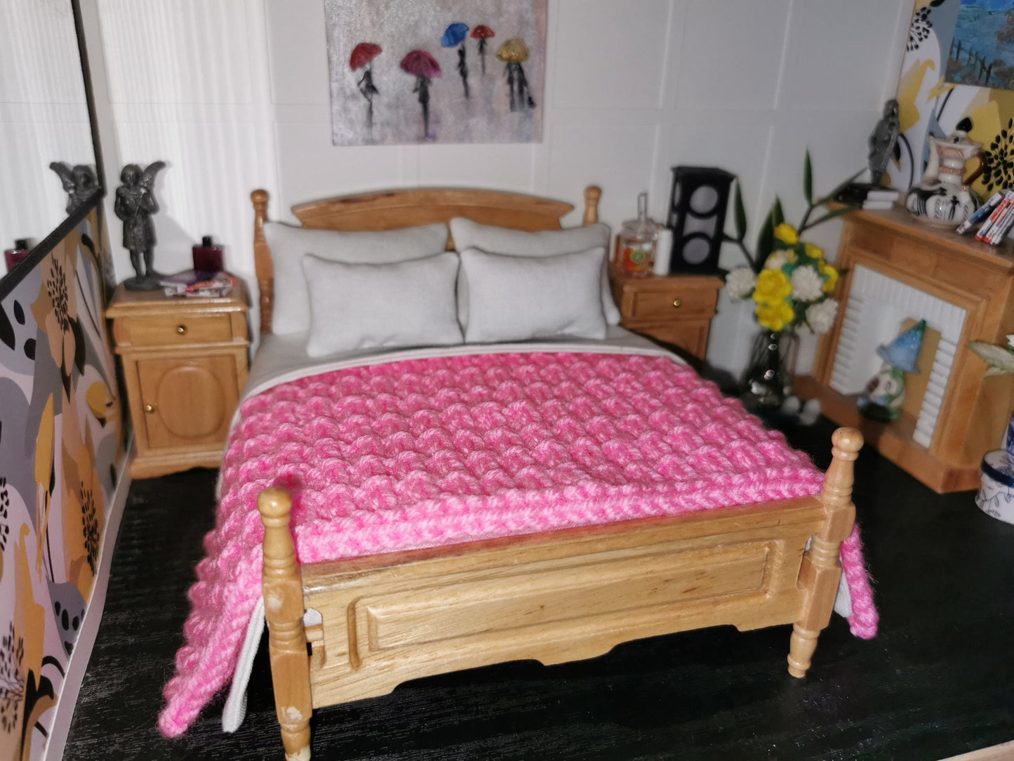 Pink Blanket | 1:12th Scale | Hand Knitted - ZJ Miniatures 