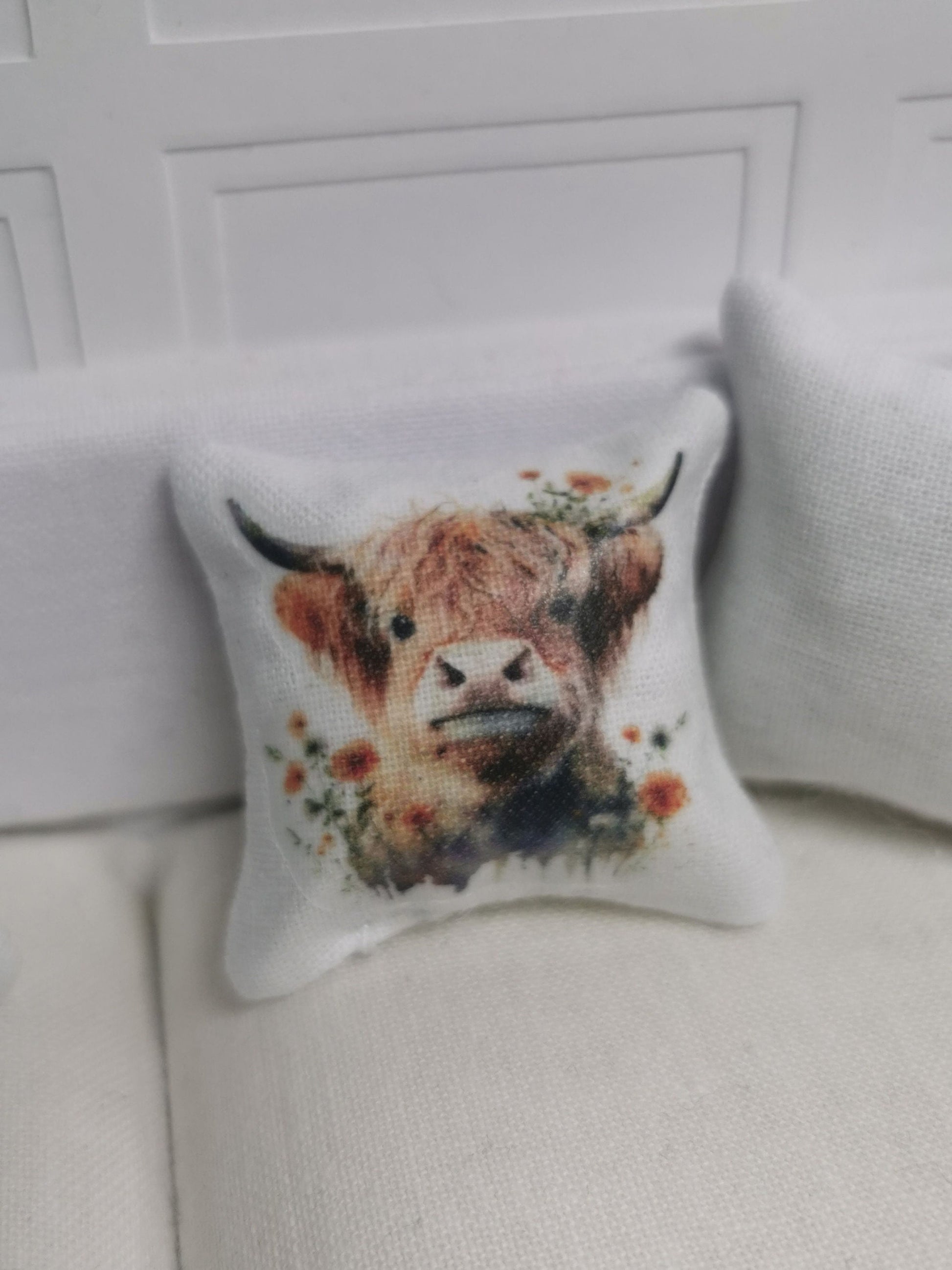 Highland Cow Cushions | Set of 2 | 1:12th Scale | Handmade - ZJ Miniatures 