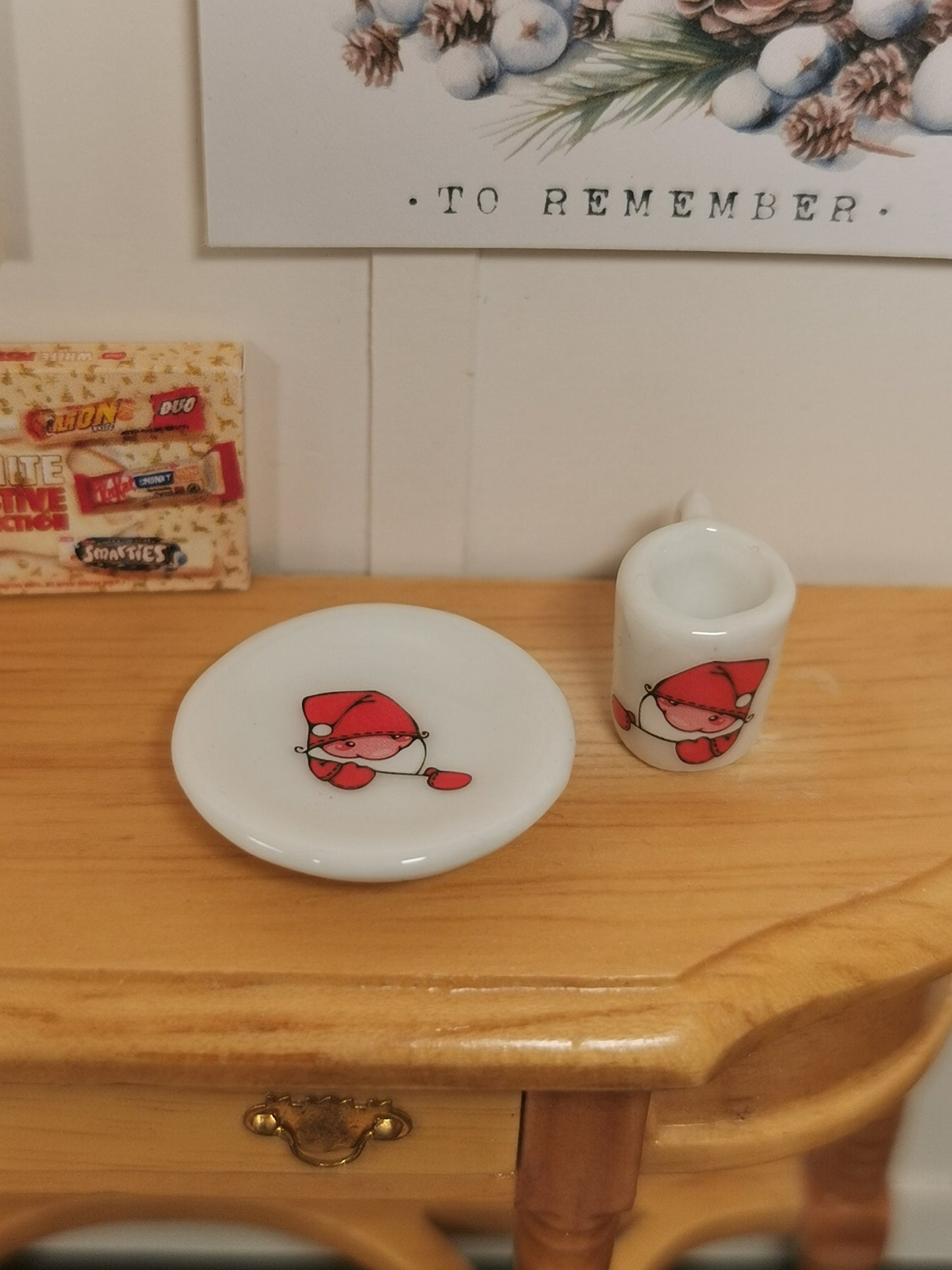 Elf Christmas Plate & Mug Set | 1:12th Scale | Hand Finished - ZJ Miniatures 