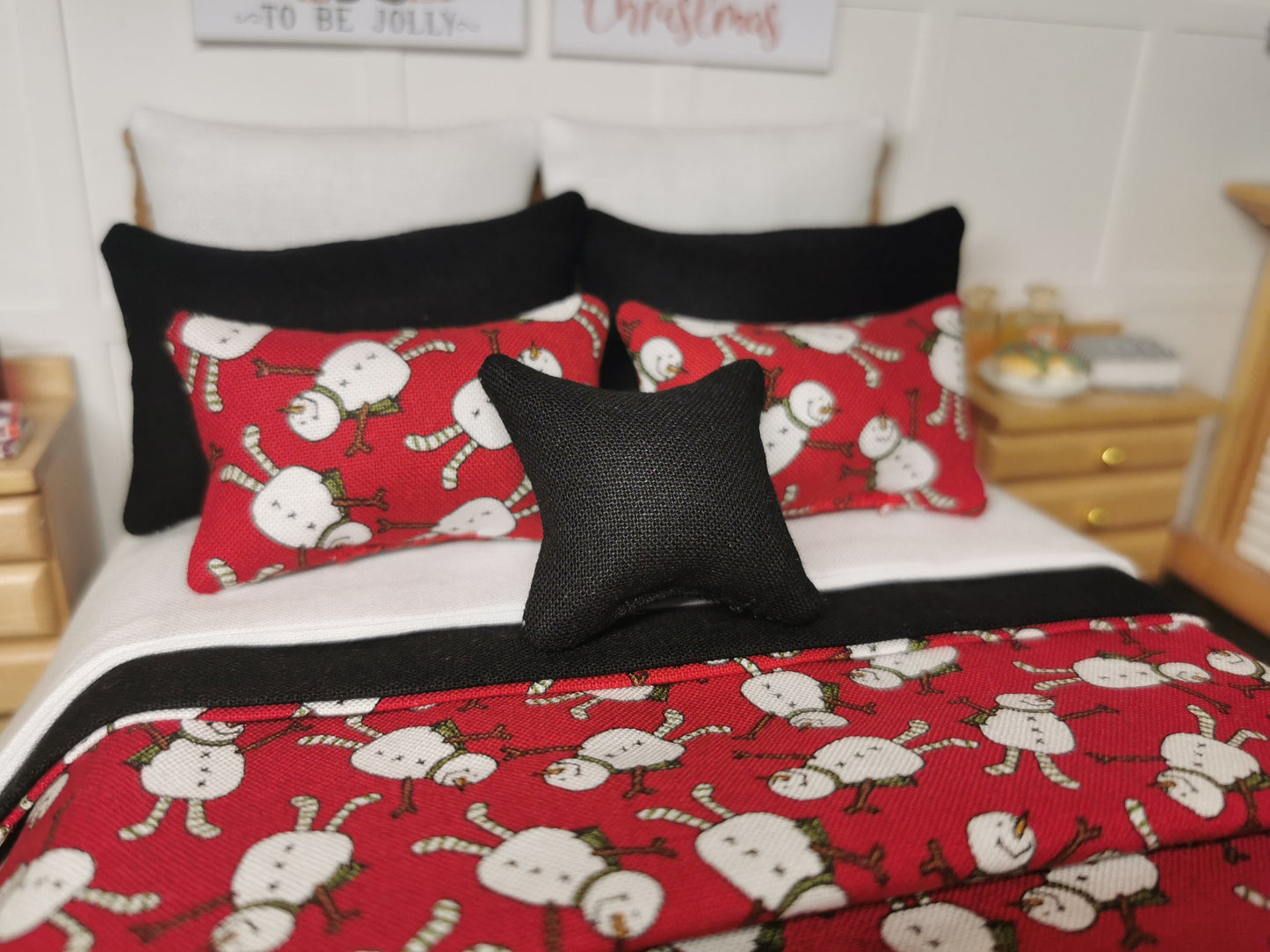 Red/White Snowman Christmas Print Bed Linen Set | Set of 9 | 1:12th Scale | Handmade - ZJ Miniatures 