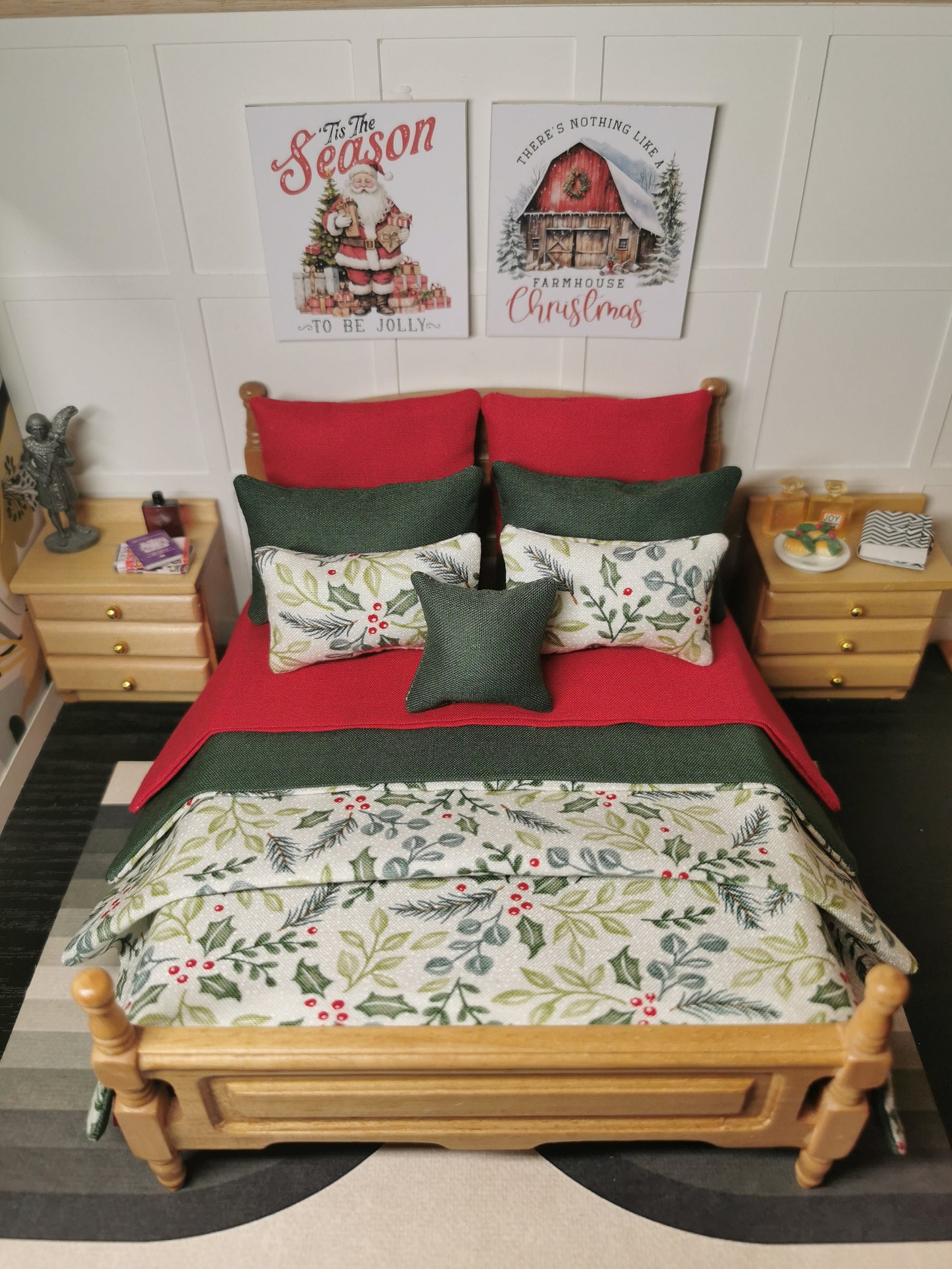 White/Green Christmas Print Bed Linen Set | Set of 9 | 1:12th Scale | Handmade - ZJ Miniatures 