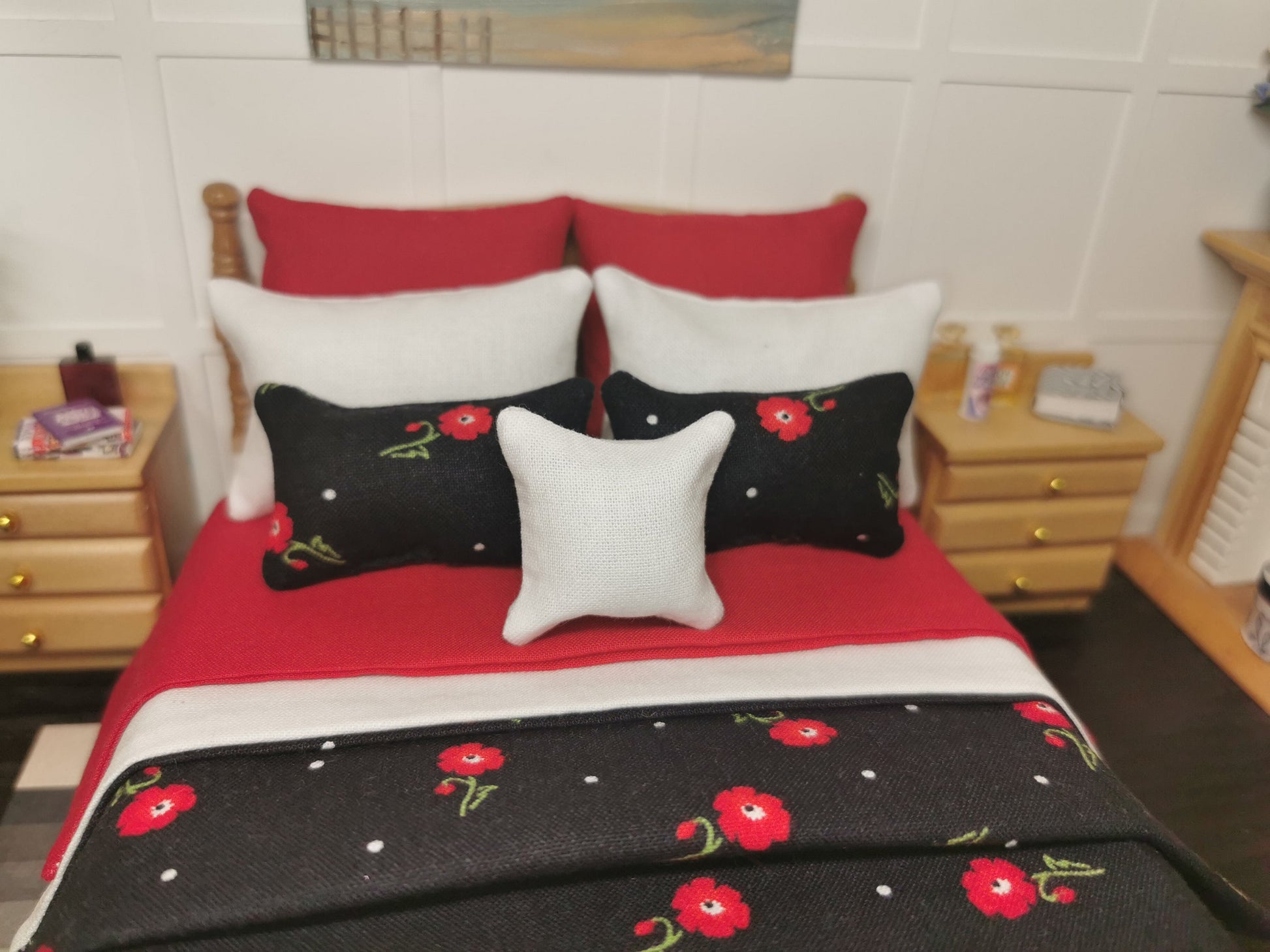 Bed Linen Set in Red/Black/White Poppy Print | 1:12th Scale | Set of 9 | Handmade - ZJ Miniatures 