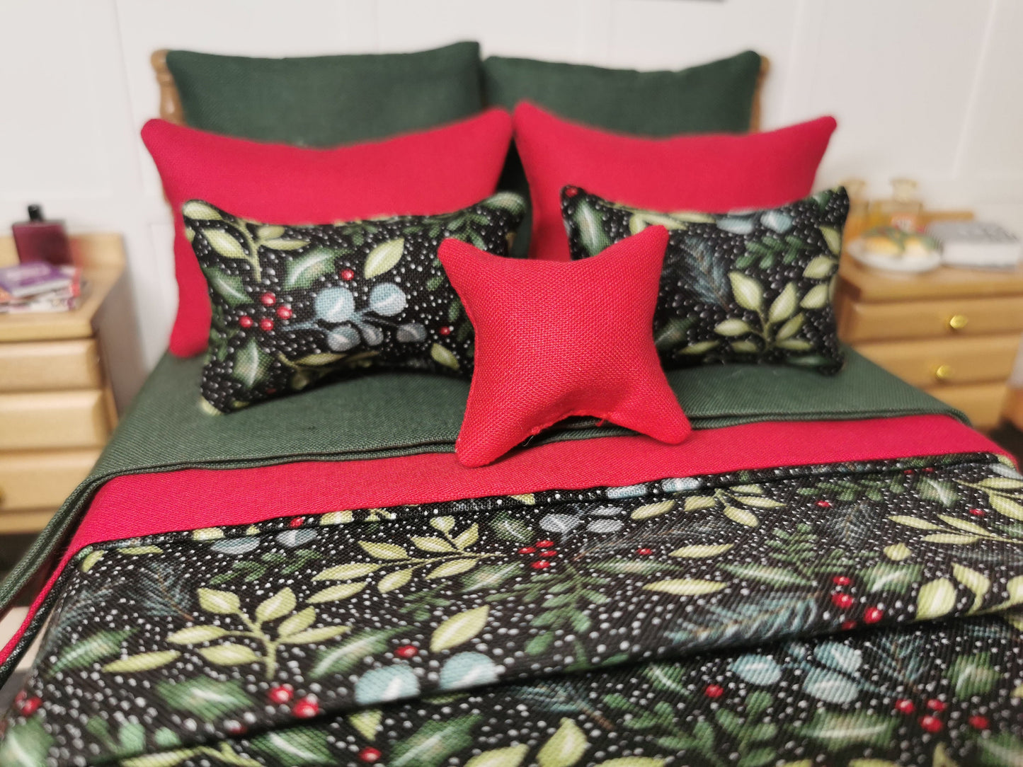 Black/Green Christmas Print Bed Linen Set | Set of 9 | 1:12th Scale | Handmade - ZJ Miniatures 