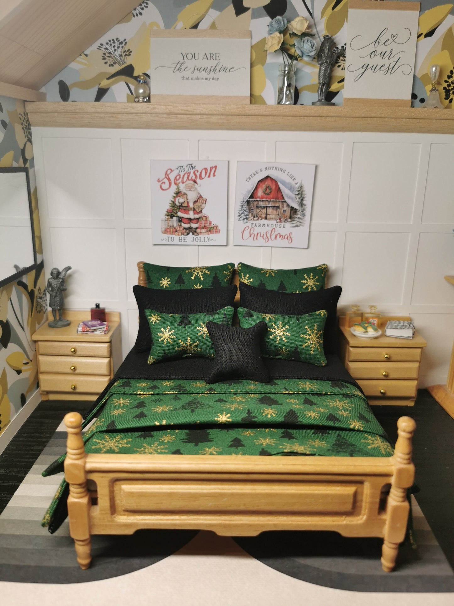 Green/Black/Gold Christmas Print Bed Linen Set | Set of 9 | 1:12th Scale | Handmade - ZJ Miniatures 