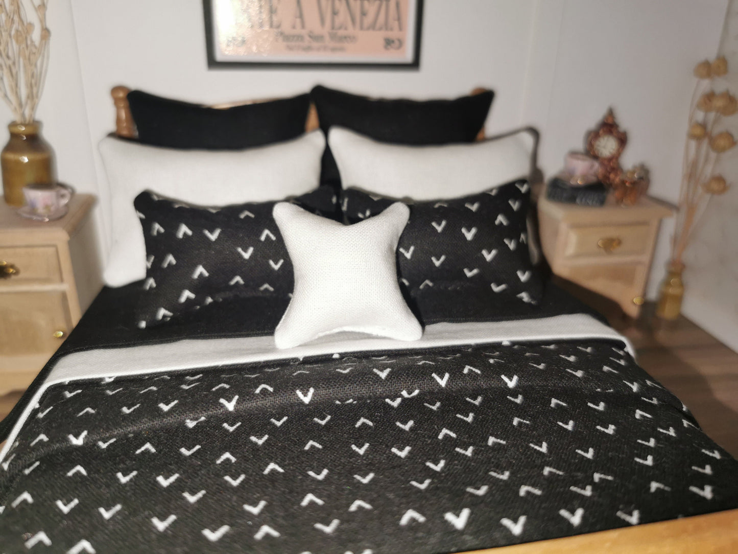 Bed Linen Set in Black/White Geo Print | 1:12th Scale | Set of 9 | Handmade - ZJ Miniatures 