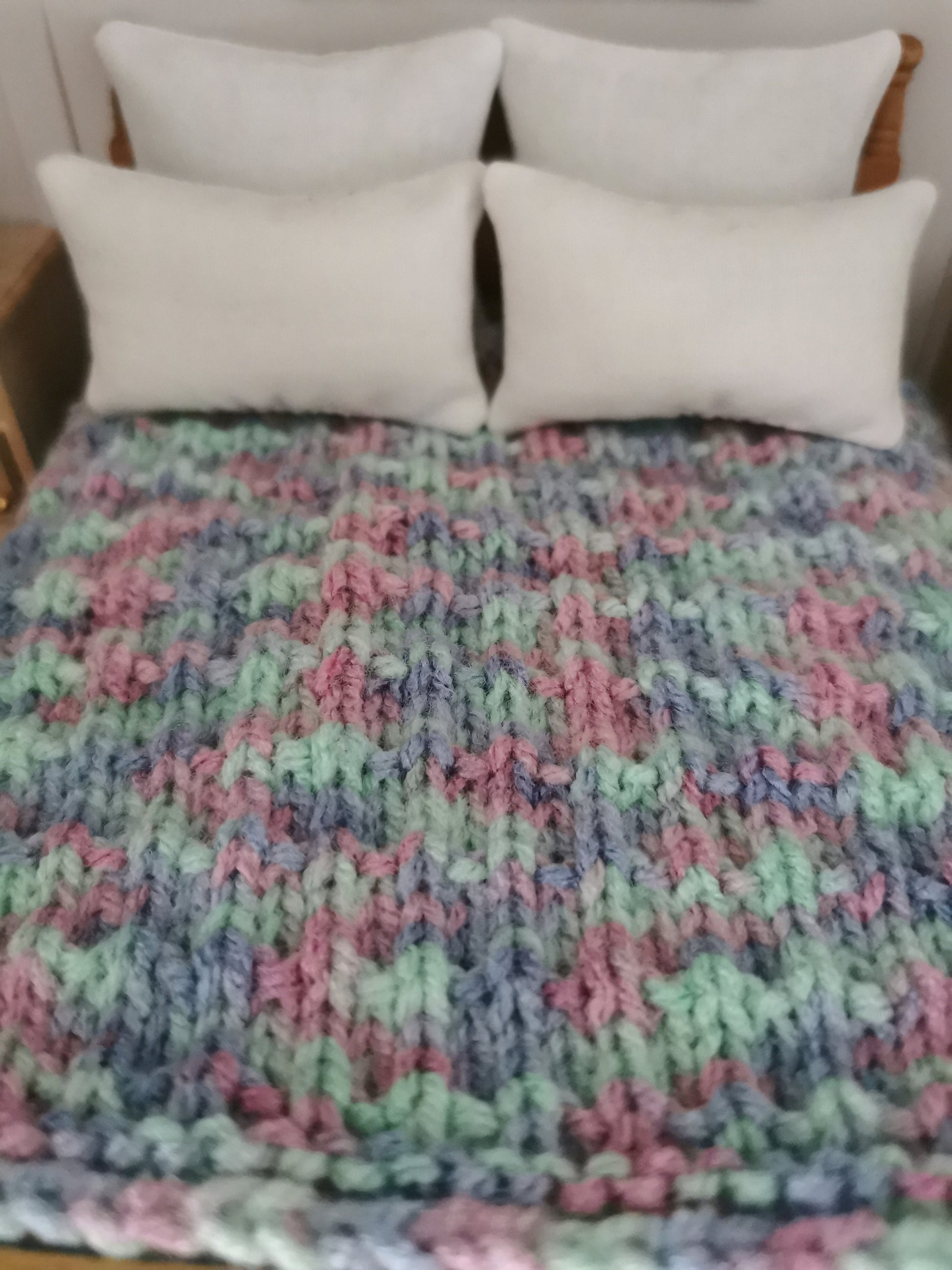 Mint/Pink/Purple Multi Blanket | 1:12th Scale | Hand Knitted - ZJ Miniatures 