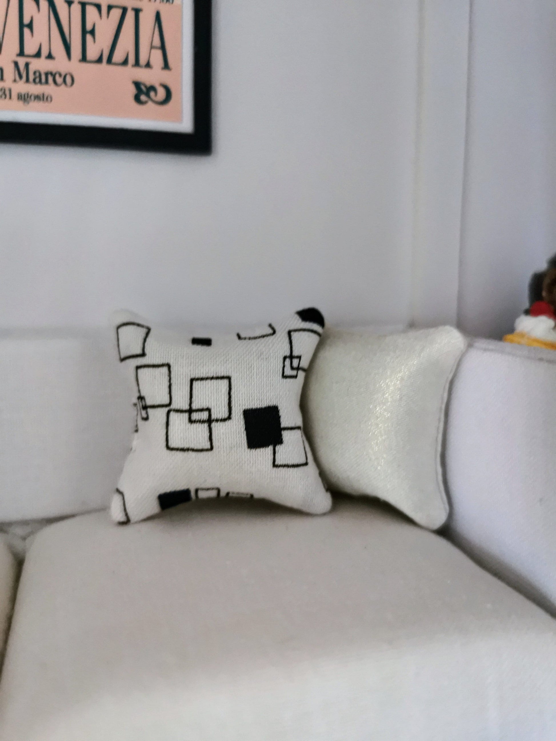 White/Black Square Print Cushion | 1:12th Scale | Handmade - ZJ Miniatures 