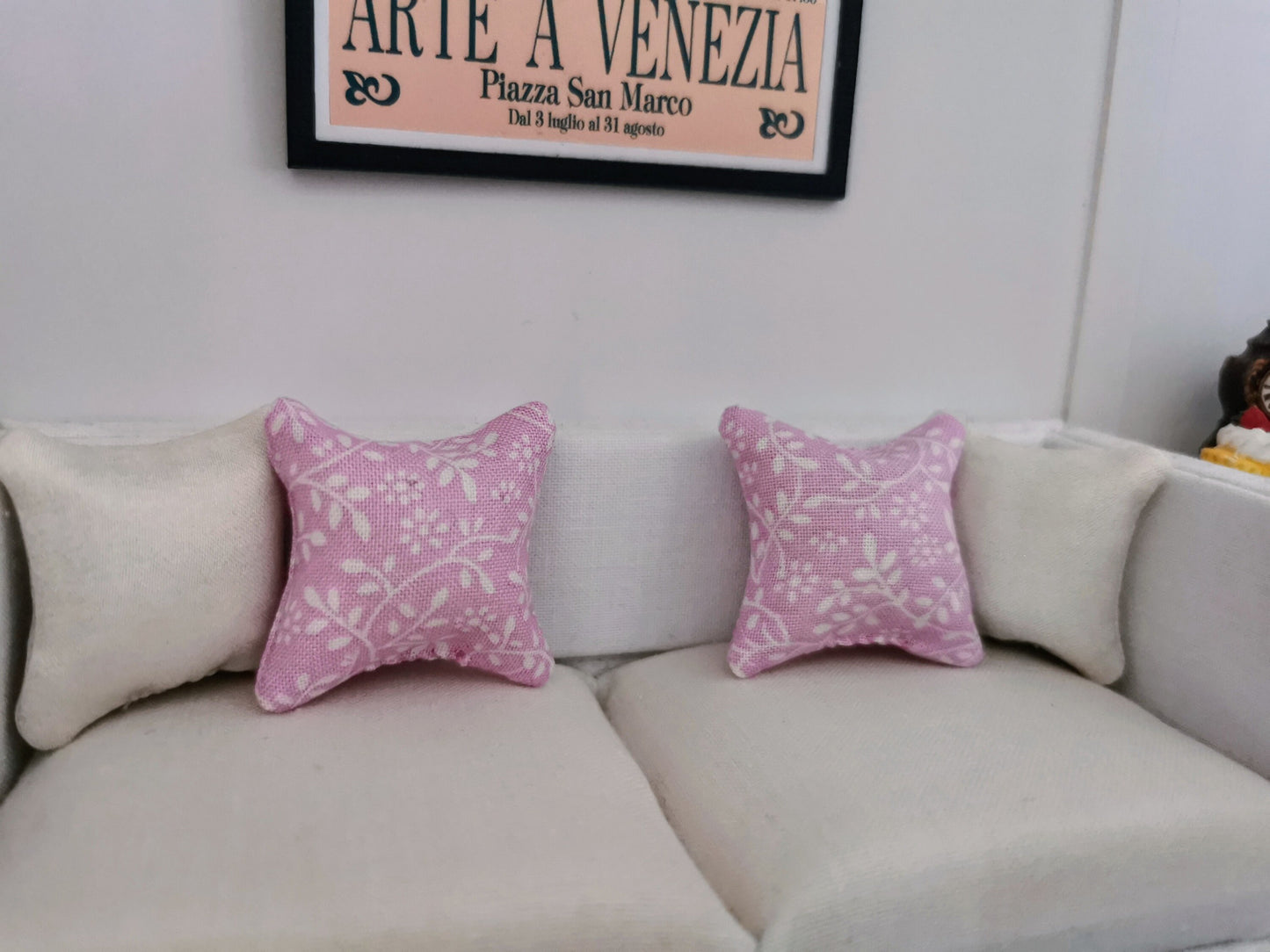 Mauve/White Vine Print Cushion | 1:12th Scale | Handmade - ZJ Miniatures 