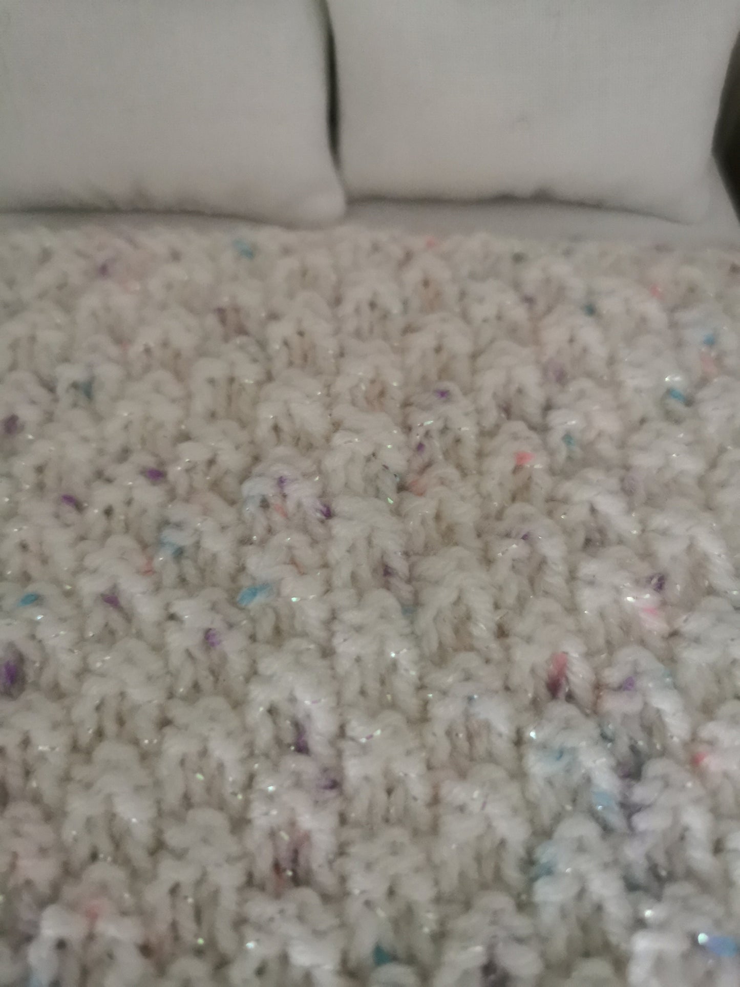 White Flecked Glitter Blanket | 1:12th Scale | Hand Knitted - ZJ Miniatures 