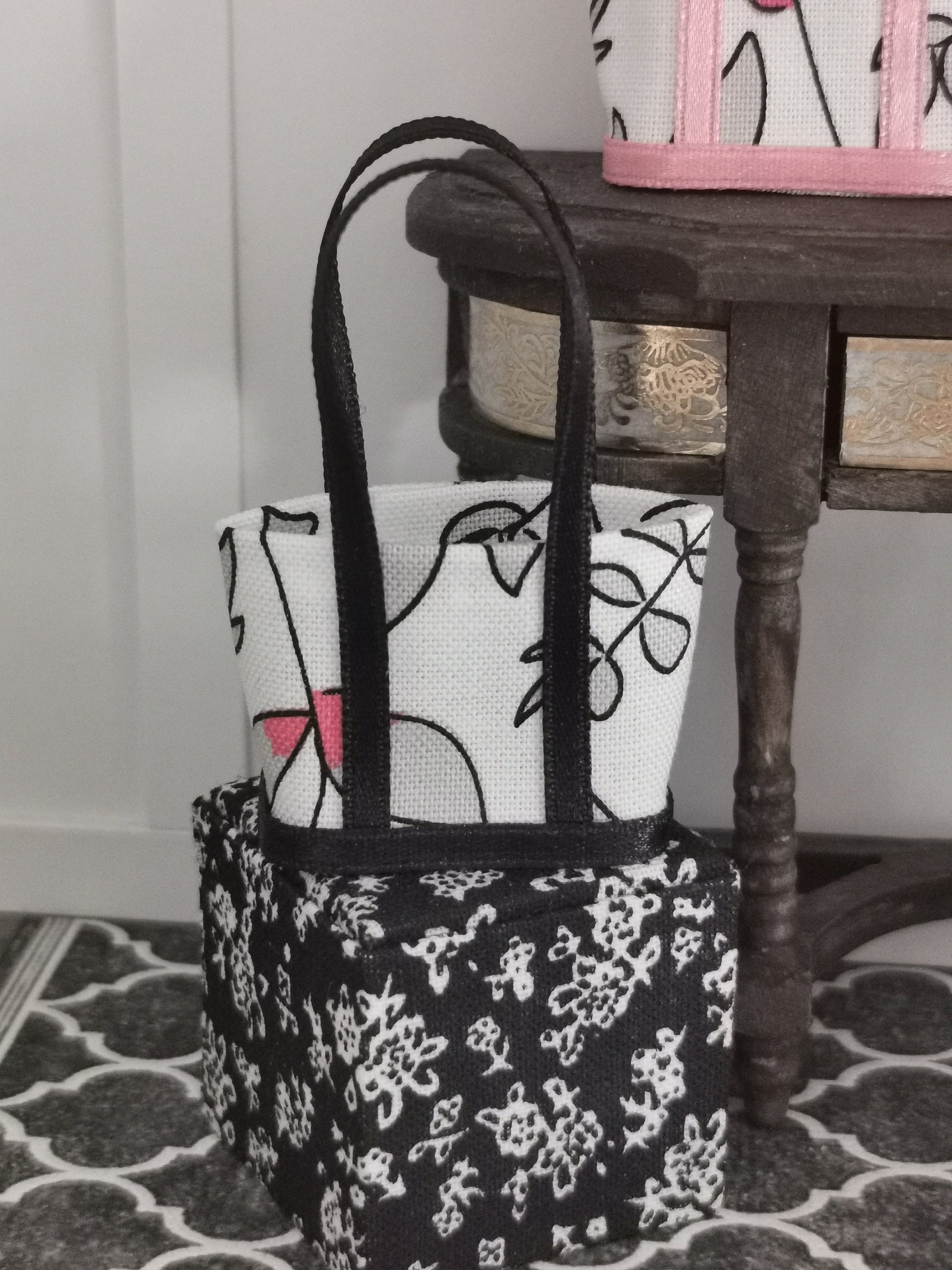 White/Grey/Black Leaf Fabric Tote Bag | 1:12th Scale | Handmade - ZJ Miniatures 