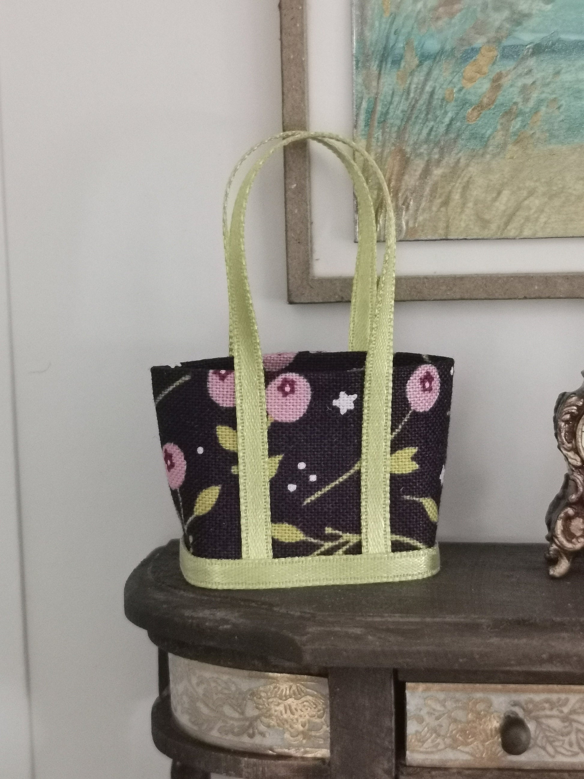 Plum Berry Fabric Tote Bag | 1:12th Scale | Handmade - ZJ Miniatures 