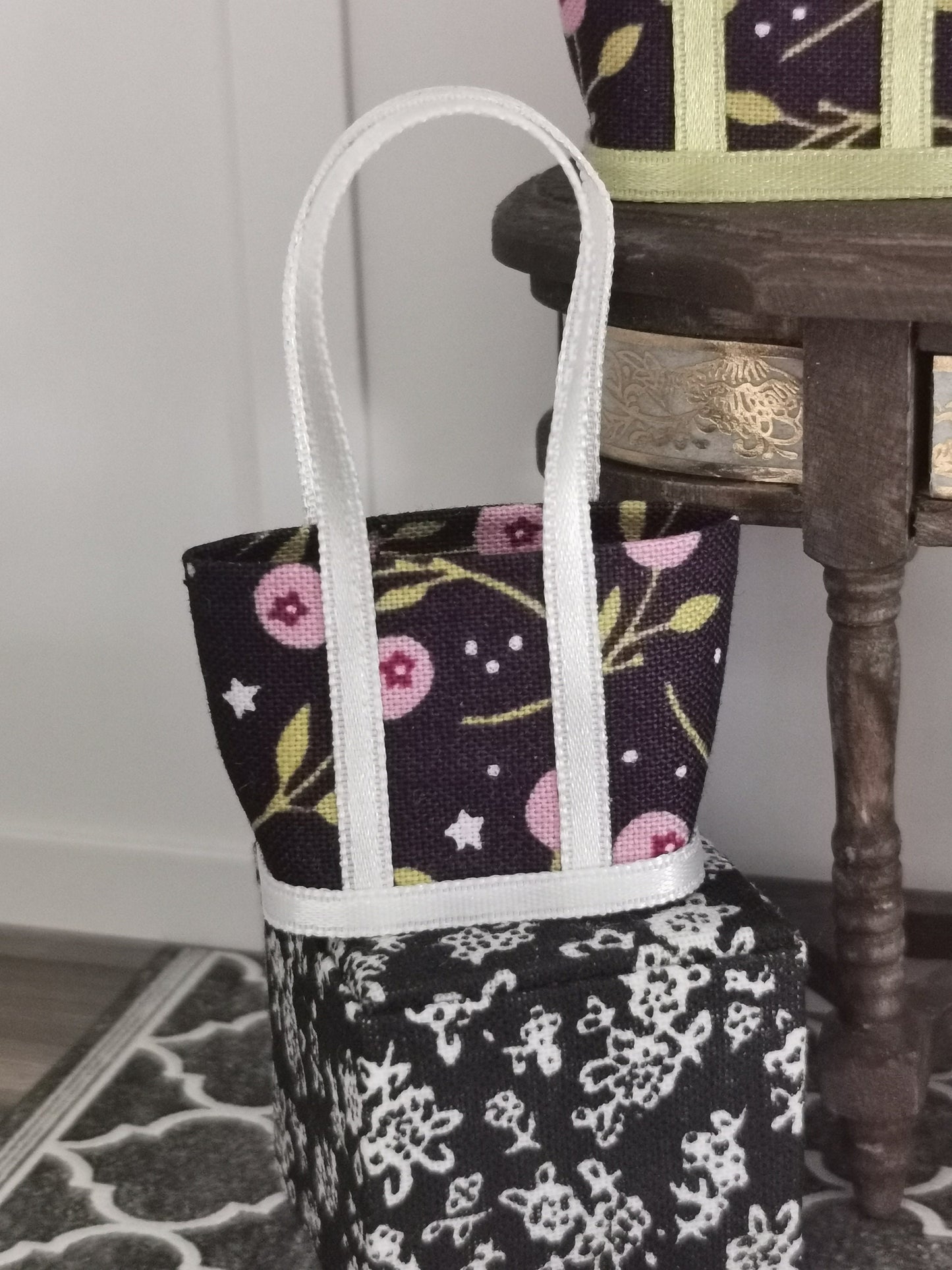 Plum Berry Fabric Tote Bag | 1:12th Scale | Handmade - ZJ Miniatures 