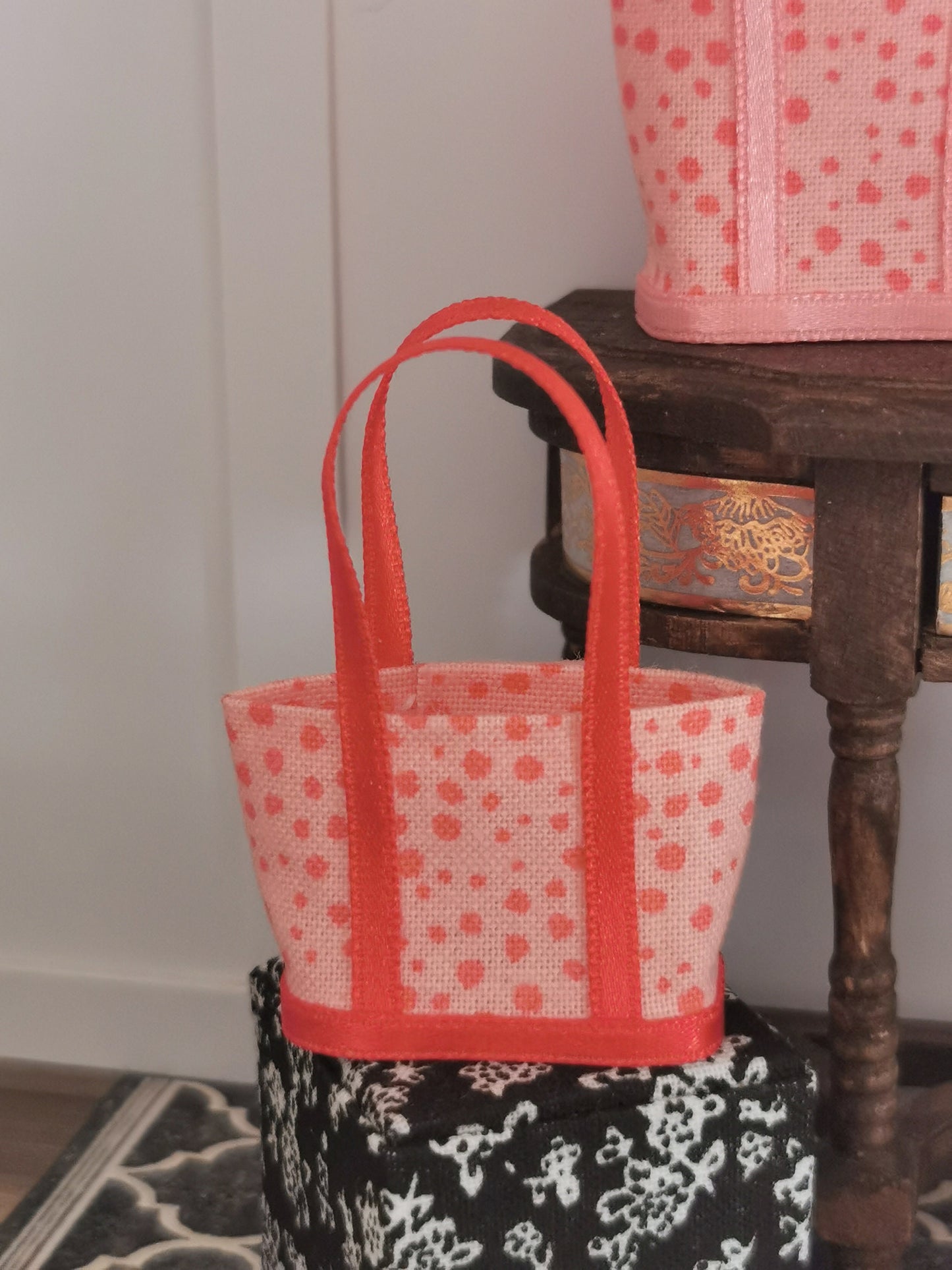 Coral Spot Fabric Tote Bag | 1:12th Scale | Handmade - ZJ Miniatures 