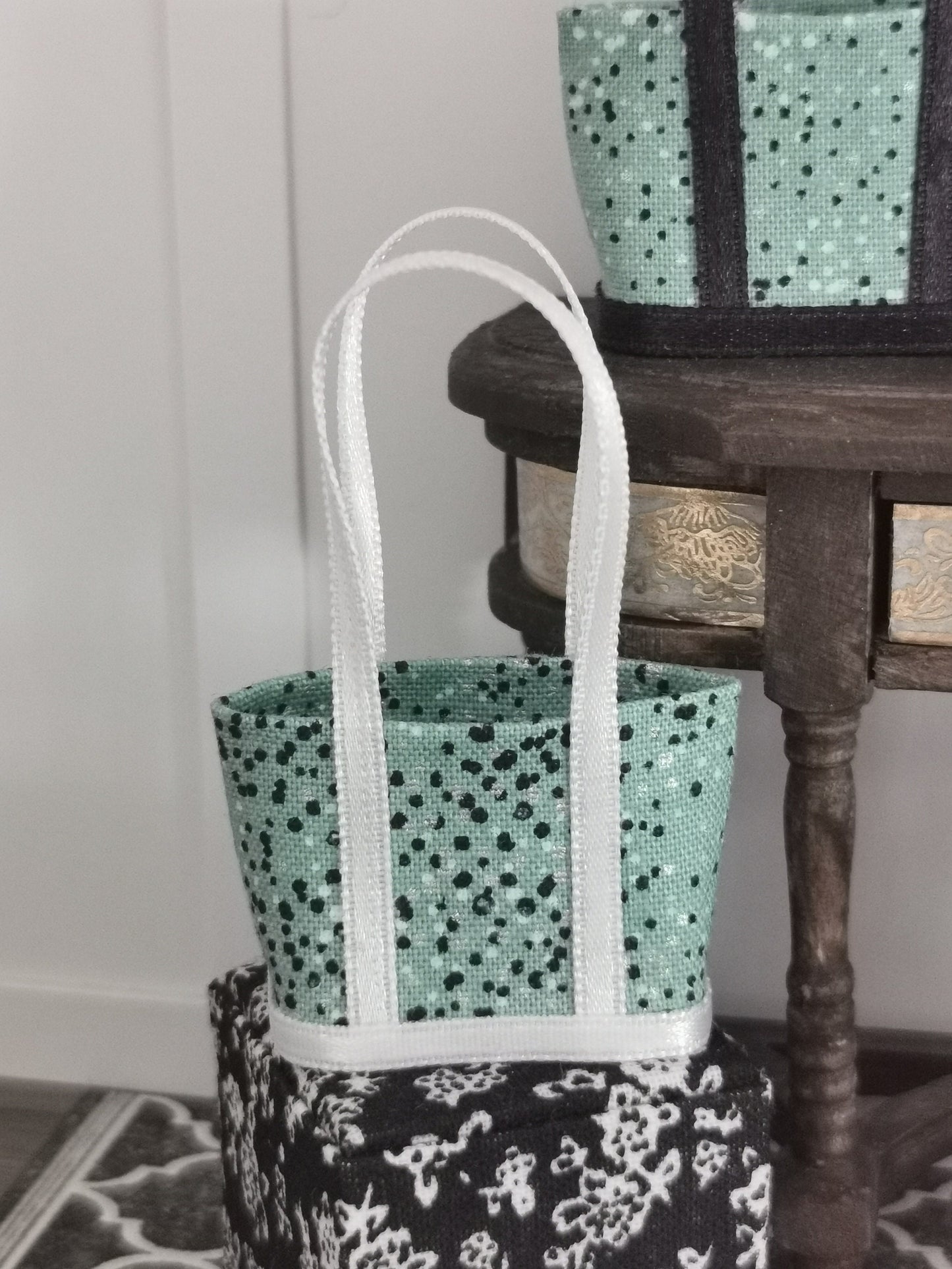 Green Dot Fabric Tote Bag | 1:12th Scale | Handmade - ZJ Miniatures 