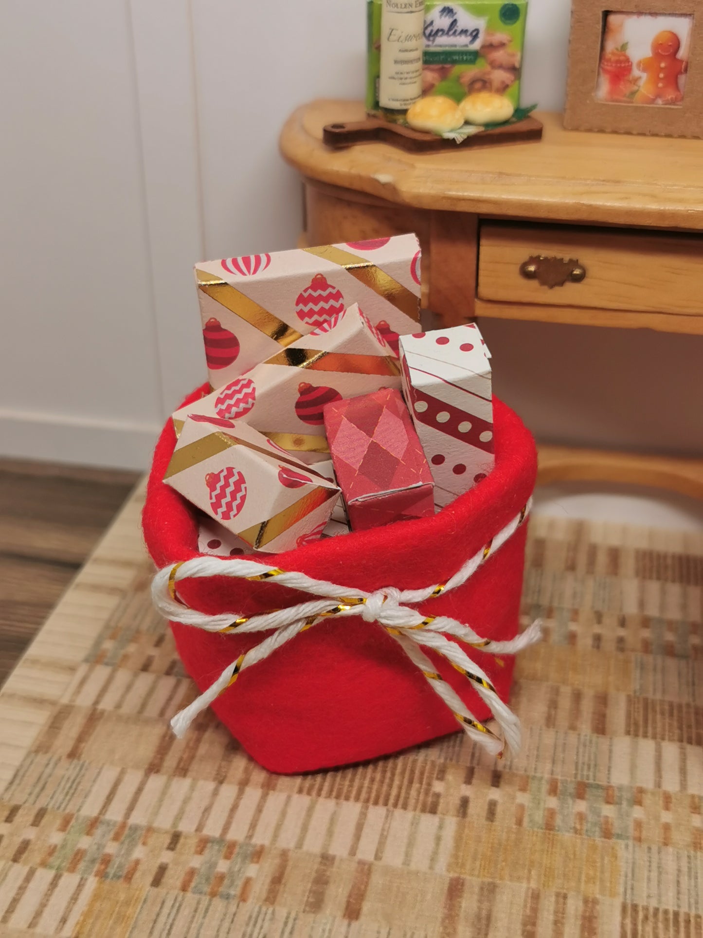 Christmas Accessories in Red | 1:12th Scale | Handmade