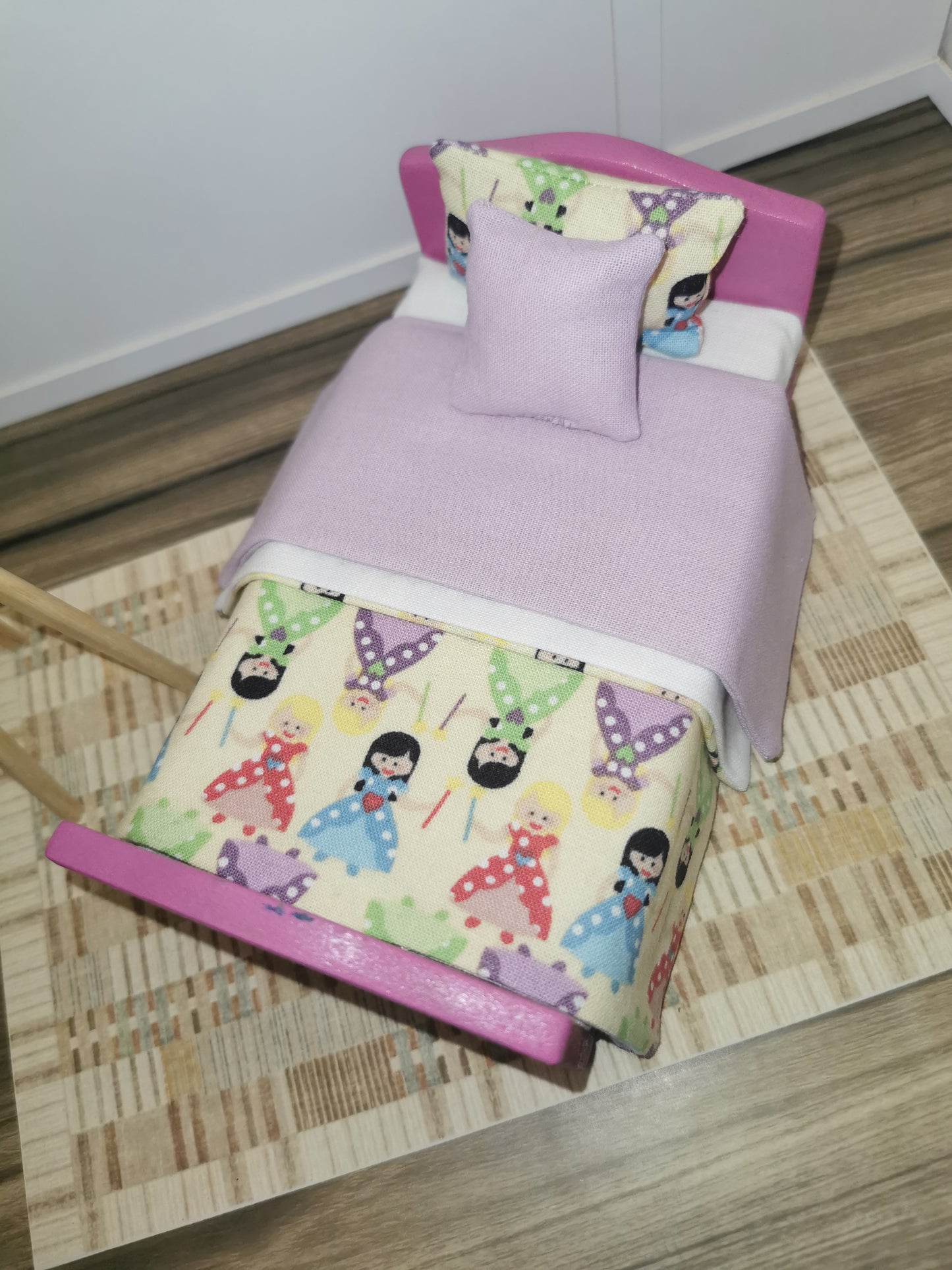 Princess Childs Bed in Pink | 1:12th Scale | Handmade