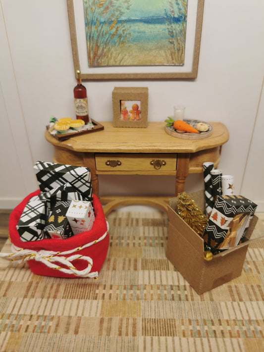 Christmas Accessories in Black & Gold | 1:12th Scale | Handmade