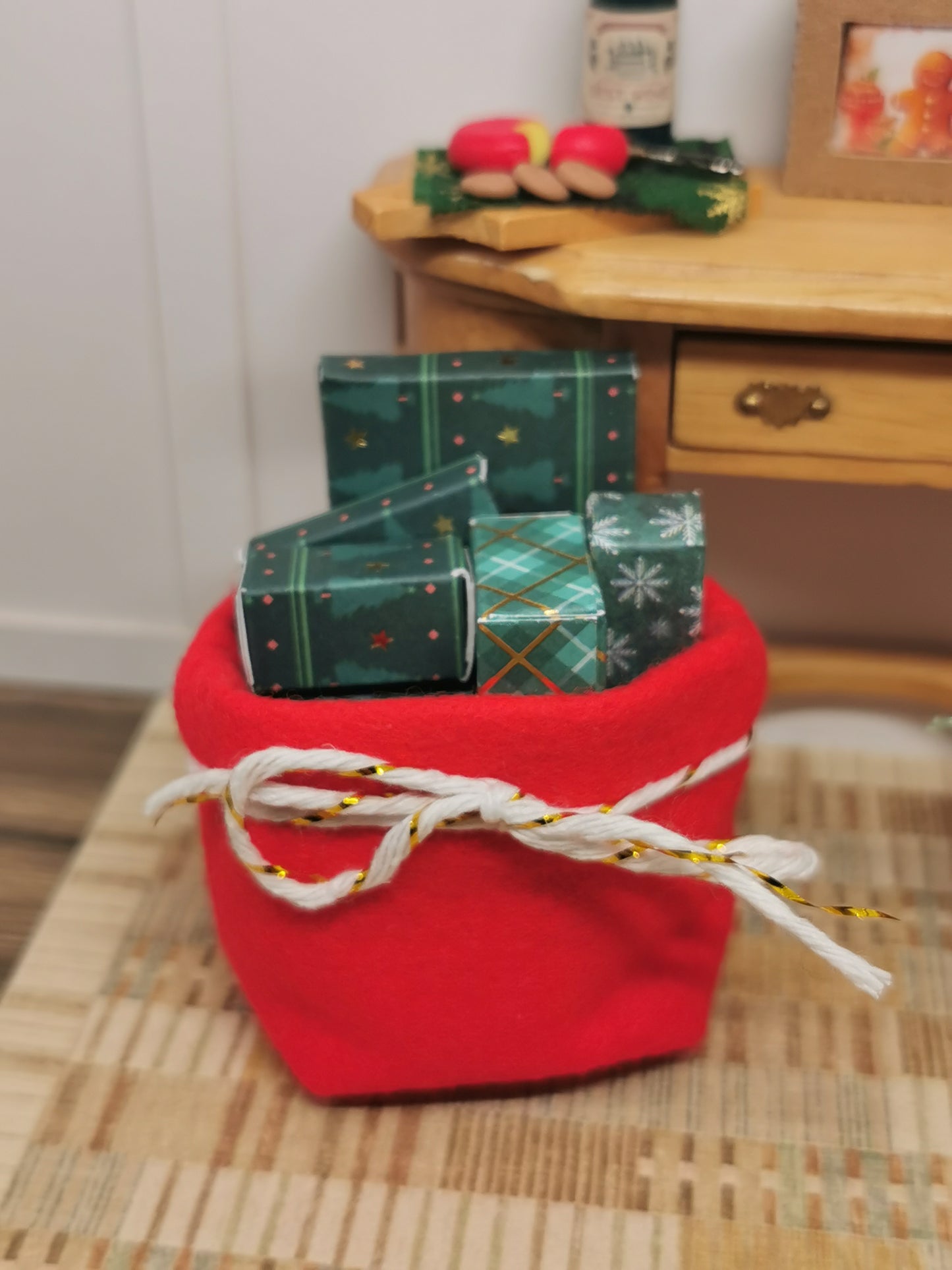 Christmas Accessories in Green | 1:12th Scale | Handmade