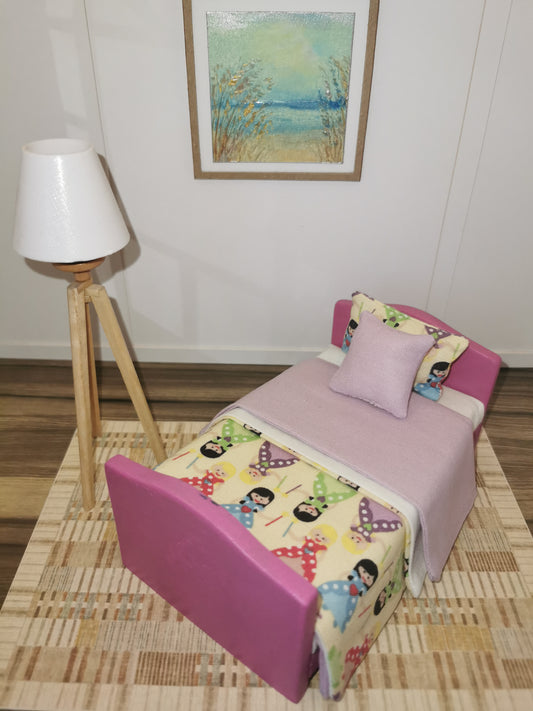 Princess Childs Bed in Pink | 1:12th Scale | Handmade
