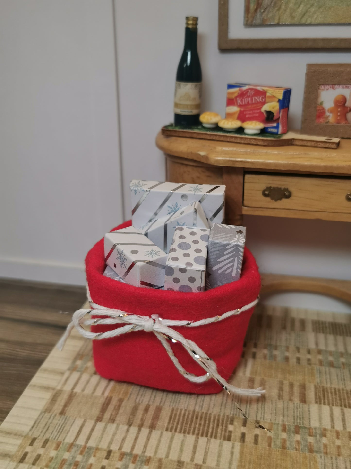 Christmas Accessories in Silver | 1:12th Scale | Handmade