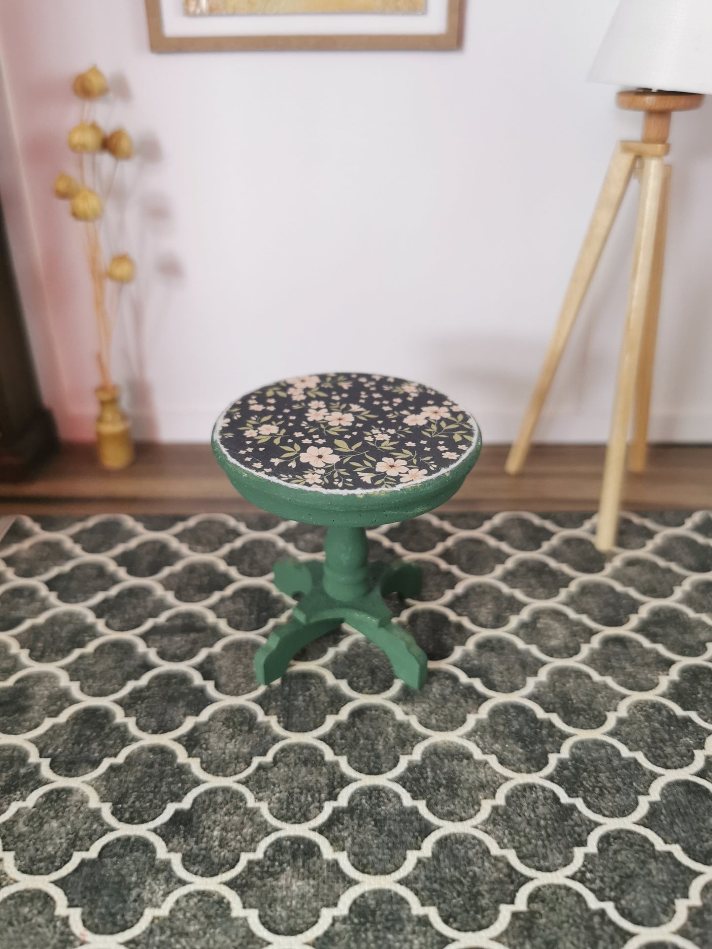 Green Floral Round Table | 1:12th Scale | Hand Finished